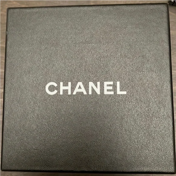 Chanel vintage Belt (or necklace) with Box and Tags - Picture 11 of 15